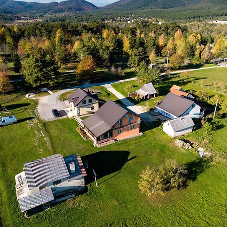 Apartments Marija Vrelo Koreničko Exteriör bild