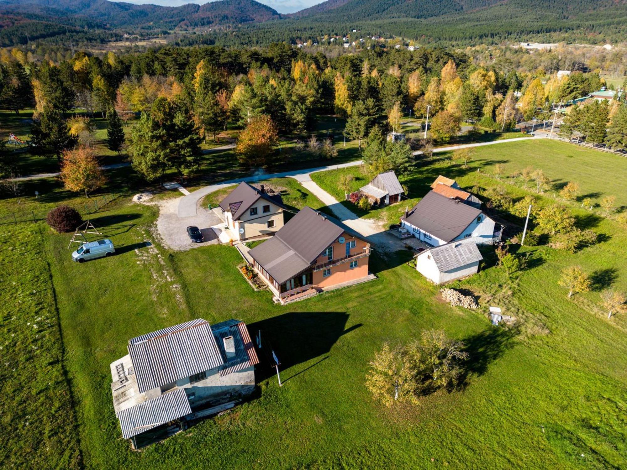 Apartments Marija Vrelo Koreničko Exteriör bild