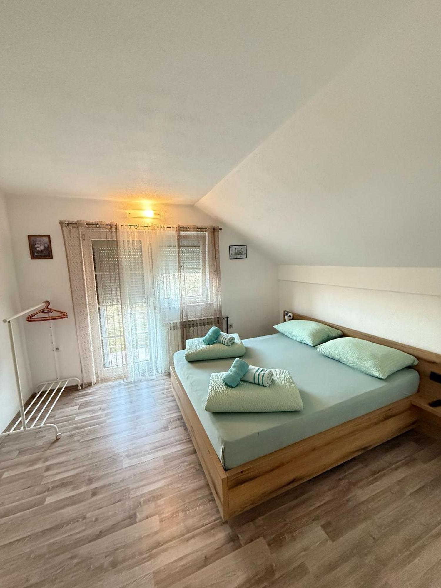 Apartments Marija Vrelo Koreničko Exteriör bild