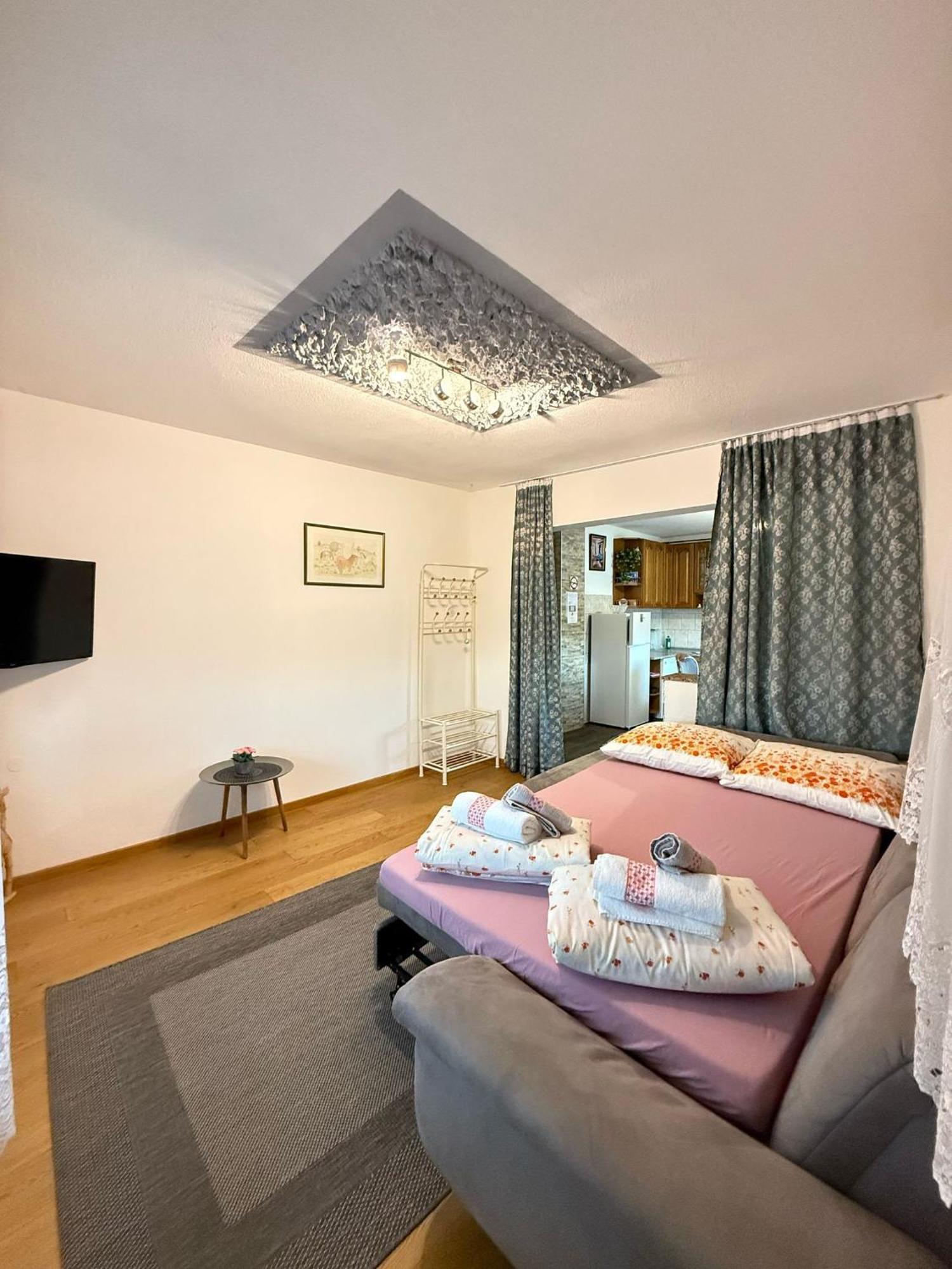Apartments Marija Vrelo Koreničko Exteriör bild