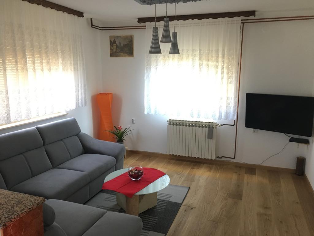 Apartments Marija Vrelo Koreničko Exteriör bild